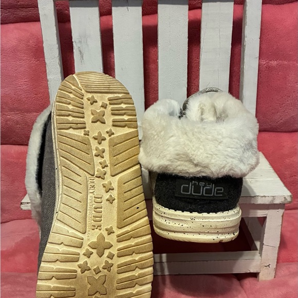 Cozy Gray Hey Dudes Size 9 - Picture 4 of 4